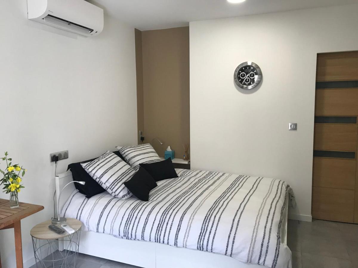 Hotel Studette De 17M2 Avec Parking Prive Gratuit Climatisation Et Petite Cuisine à Menton Extérieur photo