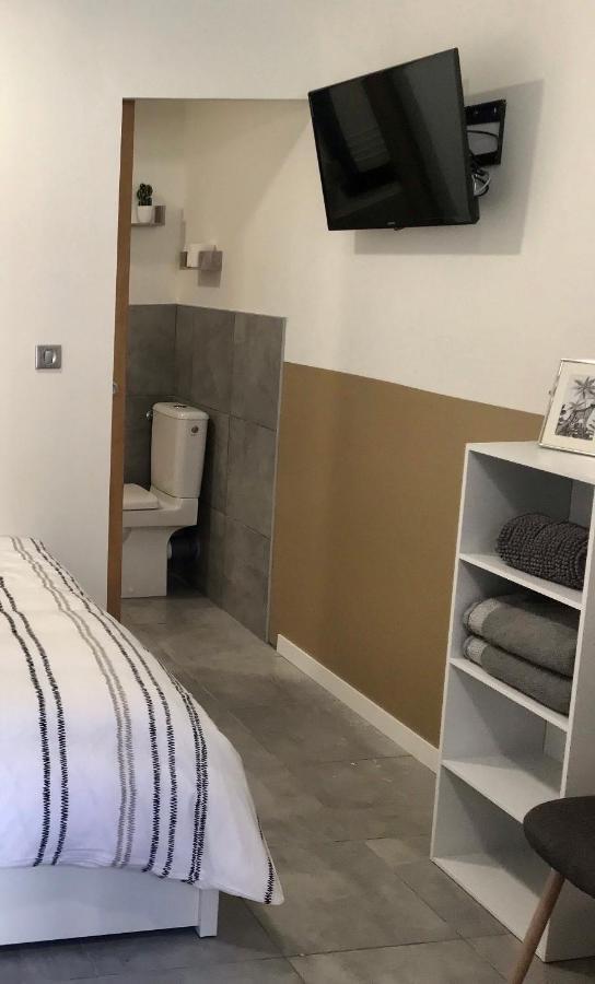 Hotel Studette De 17M2 Avec Parking Prive Gratuit Climatisation Et Petite Cuisine à Menton Extérieur photo